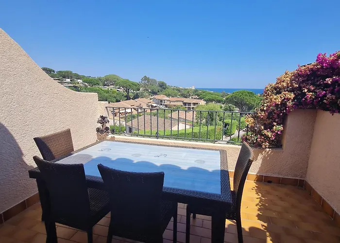 3 Pieces Avec Vue Dans Avec Piscine Proche - Fr-1-780-55 Apartament Sainte-Maxime