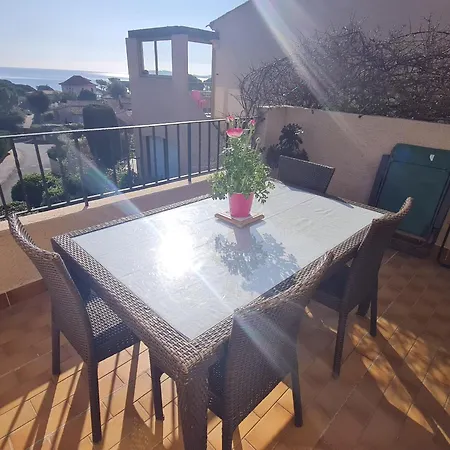 3 Pieces Avec Vue Dans Avec Piscine Proche - Fr-1-780-55 Apartment *