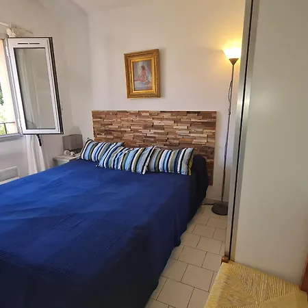 3 Pieces Avec Vue Dans Avec Piscine Proche - Fr-1-780-55