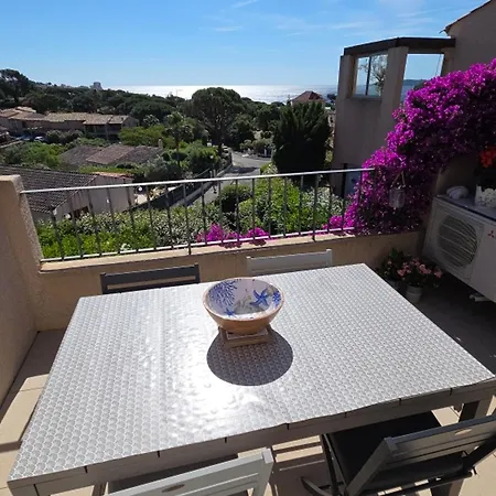 Apartment 3 Pieces Avec Vue Dans Avec Piscine Proche - Fr-1-780-55 Sainte-Maxime