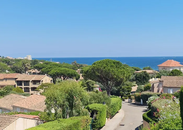 3 Pièces Avec Balcon Et Accès à - Fr-1-780-55 *